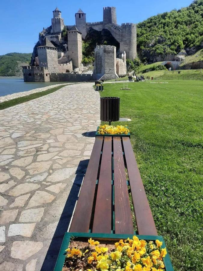 Apartmani Nina Golubac Exterior photo