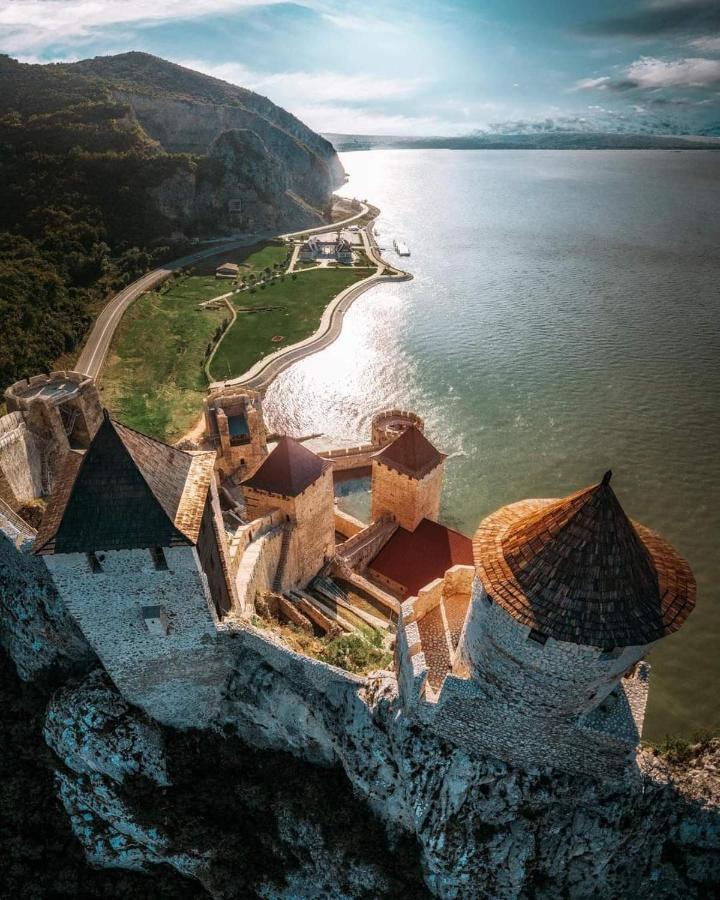 Apartmani Nina Golubac Exterior photo